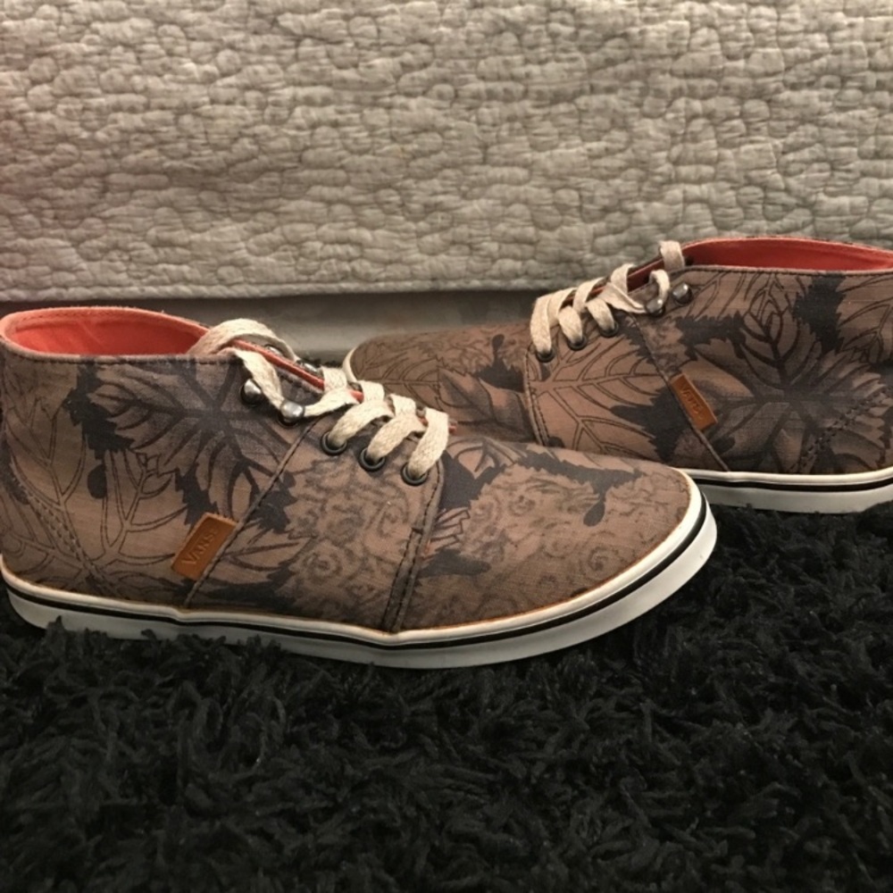 Vans Women's Sneakers - Brown and Black Floral
